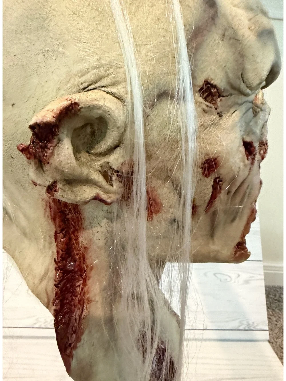 Horror Zombie Bust Decor Mask in Gray and Red - Brand